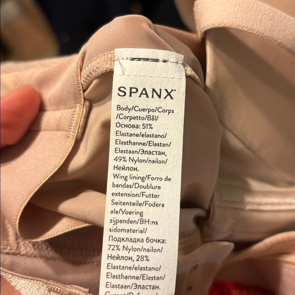 ‼️BNWT‼️Spanx Strapless Cupped Mid-Thigh Bodysuit - Picture 7 of 7